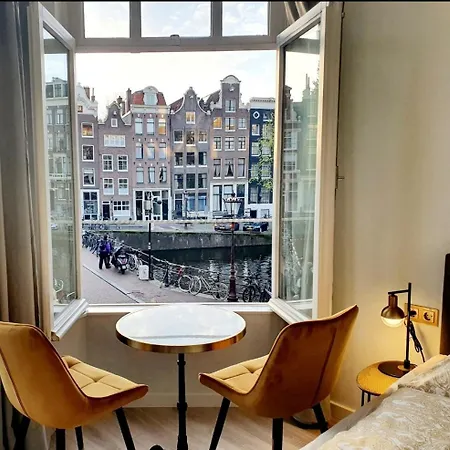 As Nocleg ze śniadaniem 3*