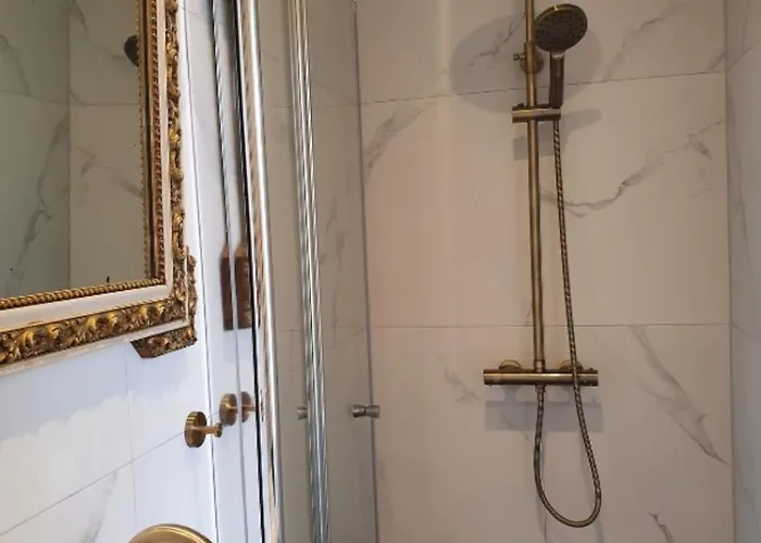 As Nocleg ze śniadaniem 3*